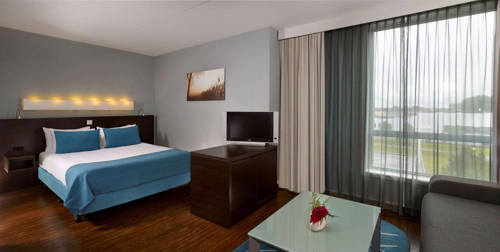 Hotel Park Plaza Amsterdam Airport Lijnden Esterno foto