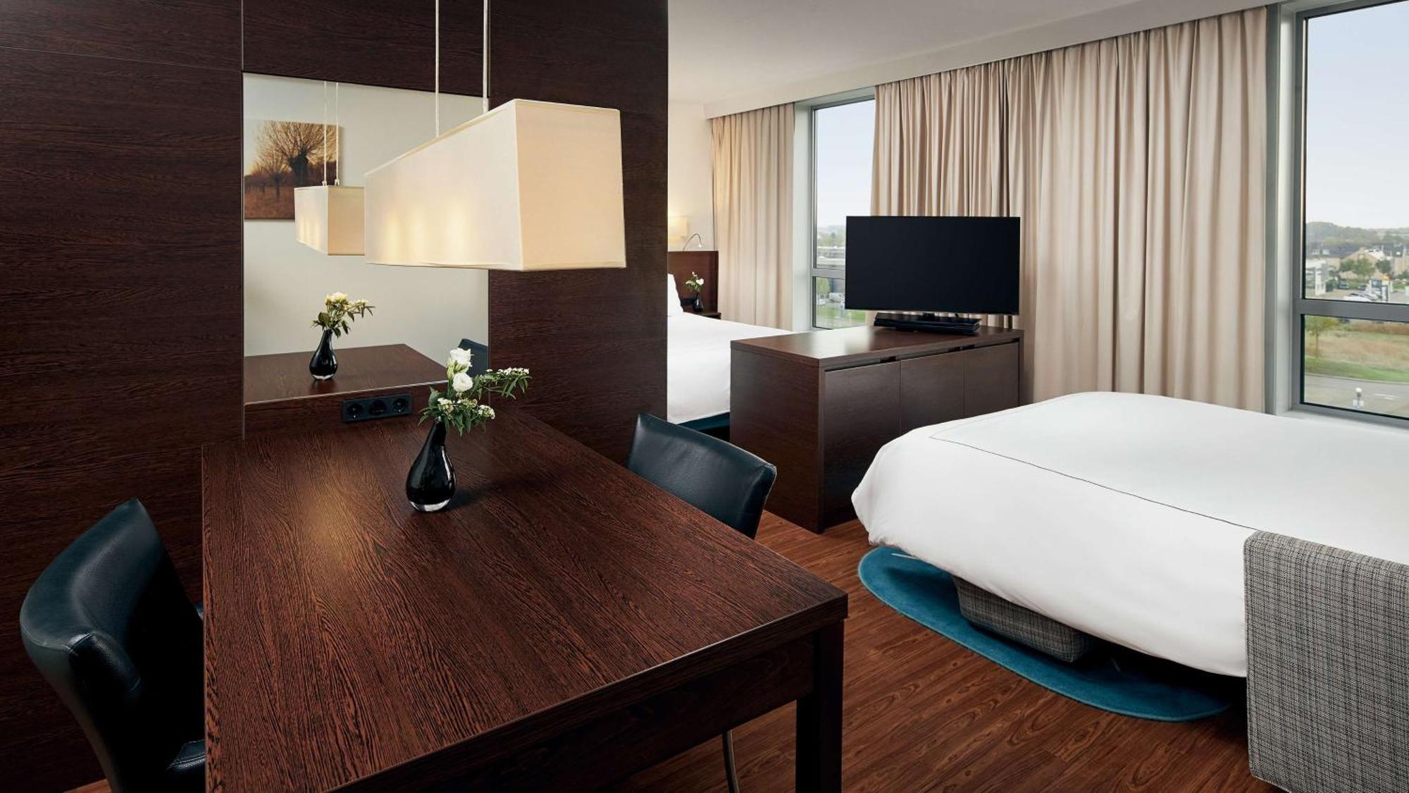 Hotel Park Plaza Amsterdam Airport Lijnden Esterno foto