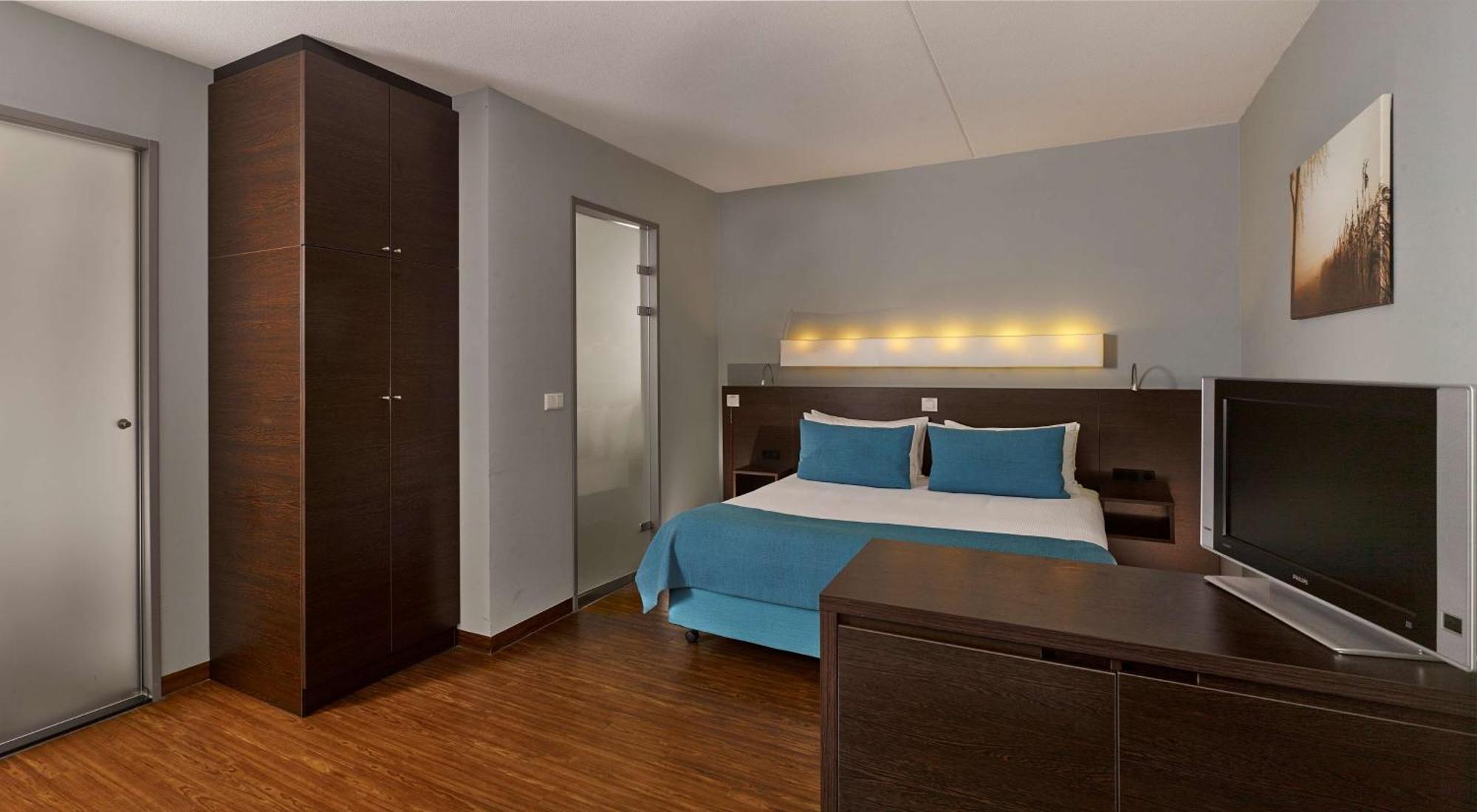 Hotel Park Plaza Amsterdam Airport Lijnden Esterno foto