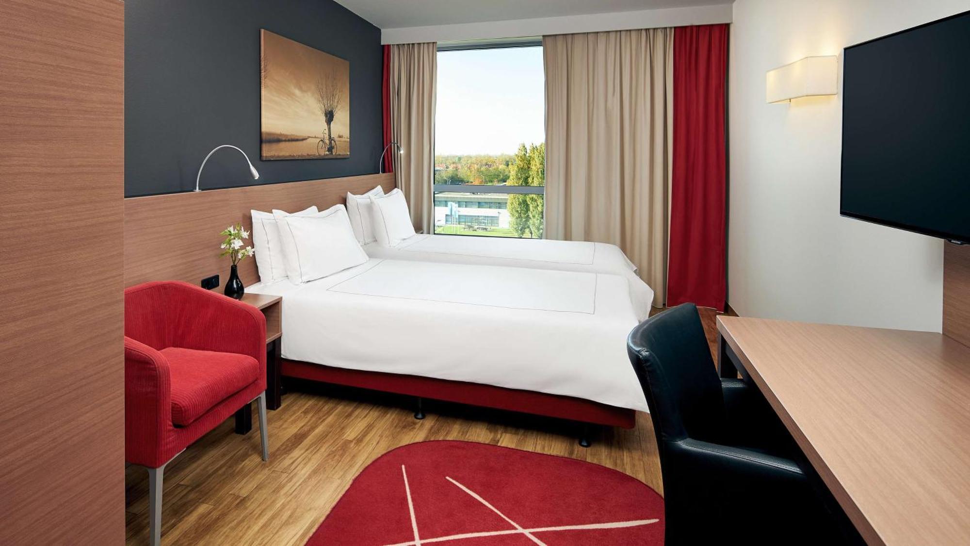 Hotel Park Plaza Amsterdam Airport Lijnden Esterno foto