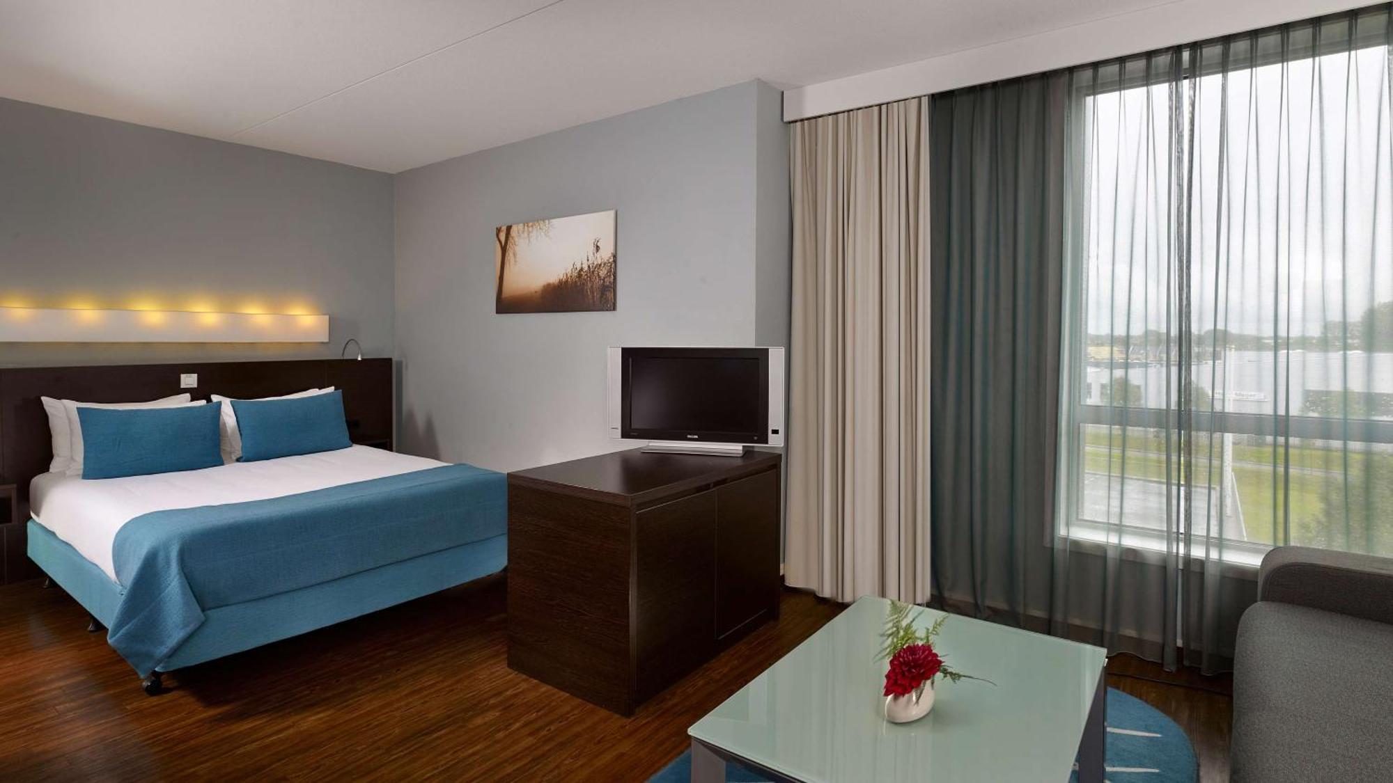 Hotel Park Plaza Amsterdam Airport Lijnden Esterno foto