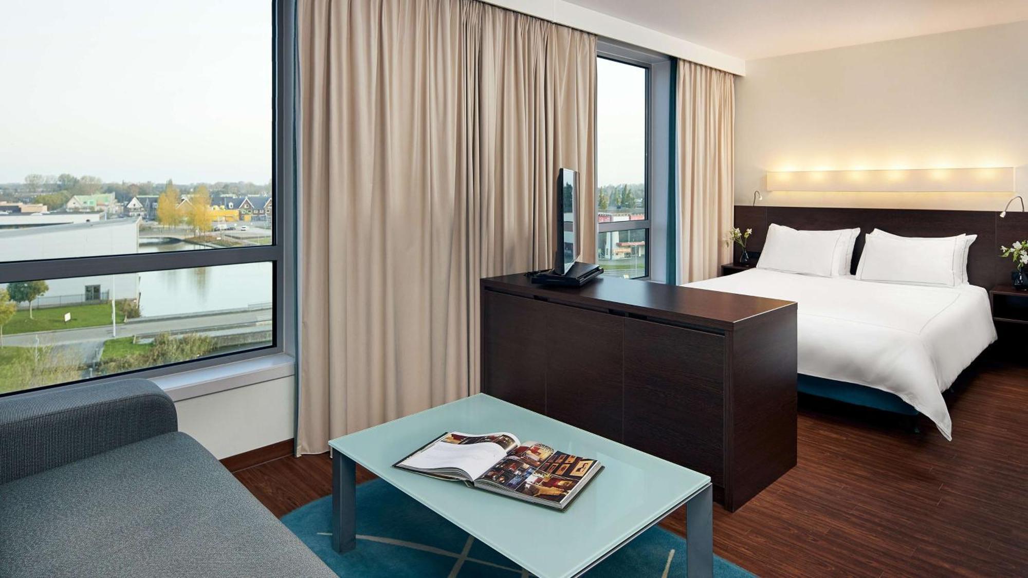 Hotel Park Plaza Amsterdam Airport Lijnden Esterno foto